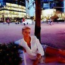 Polish Lady 
				'Gosiaczek', wants to chat with someone. Lives   Warszawa