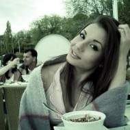 	single 
			from Poland 
'browneyes',  from Poland  ......, looking for dating.
